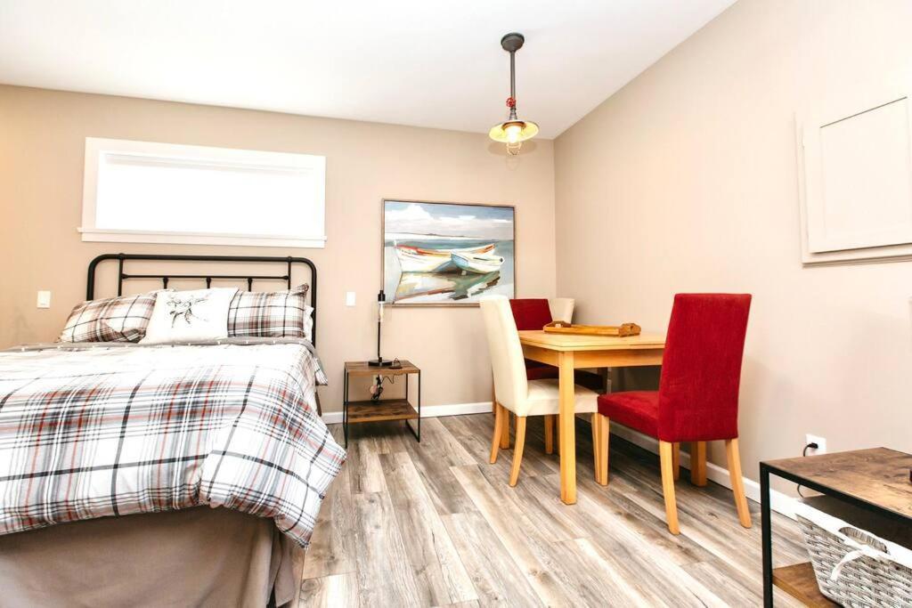 Raincoast Retreat At Shawnigan Lake! Luaran gambar